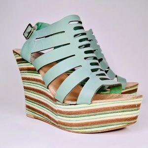 TRENDY💕ANA LUZ Wedges